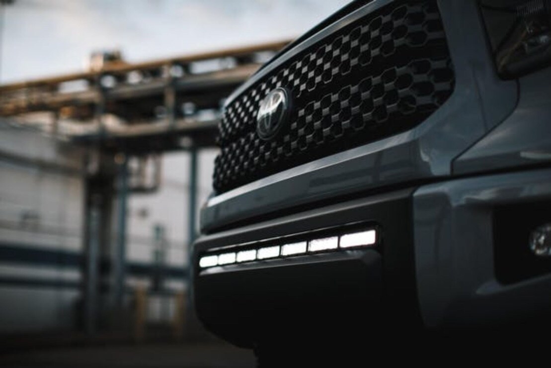 Toyota Tundra (14-21) Grille-Mount LED Light Bar Kit | HR SWGPCK14